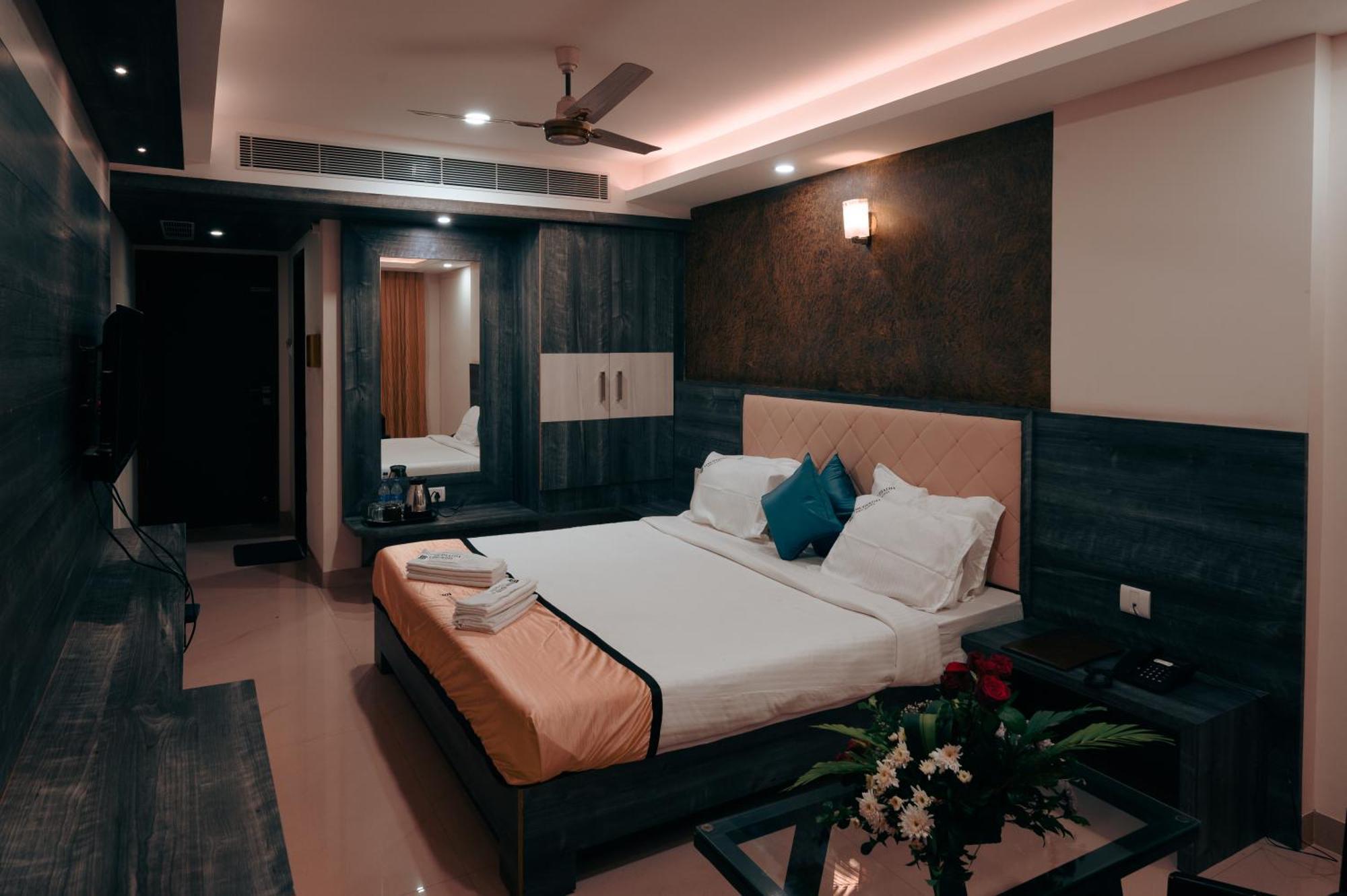 Hotel Samudyatha Inn And Suites 쿤다푸르 외부 사진